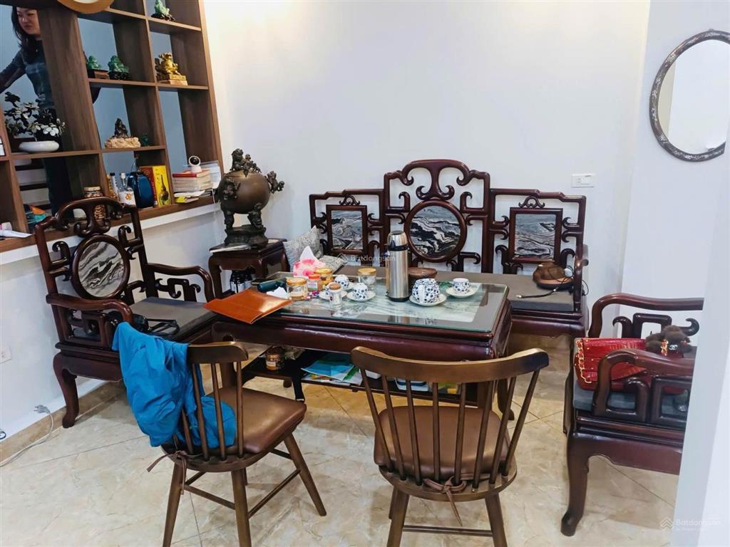 Bán nhà phân lô tây hồ võng thị trích sài ô tô dừng đỗ 115m giá 400tr