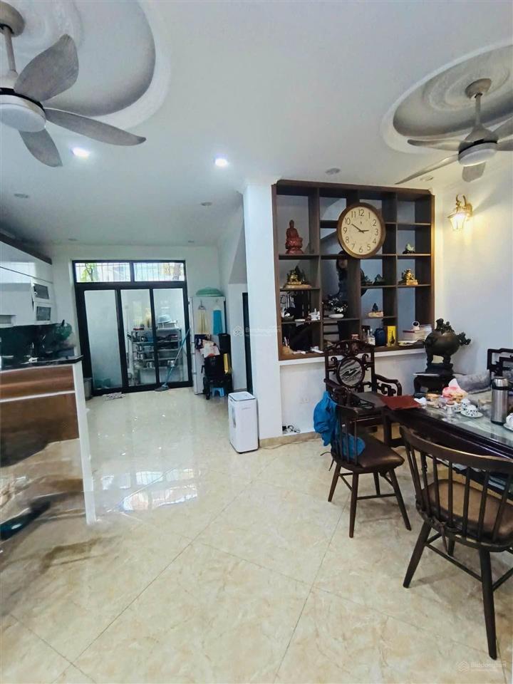 Bán nhà phân lô tây hồ võng thị trích sài ô tô dừng đỗ 115m giá 400tr