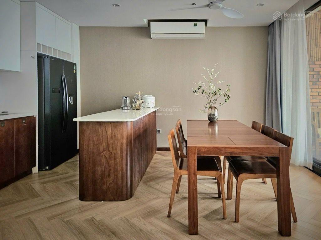Bán căn hộ dòng tiền vị trí vàng ba đình liễu giai 136m2 giá khoảng 700tr/m2