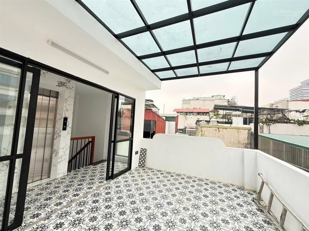 Chính chủ bán nhà xã đàn  ô chợ dừa  đê la thành  6 tầng thang máy ô tô đỗ cổng.