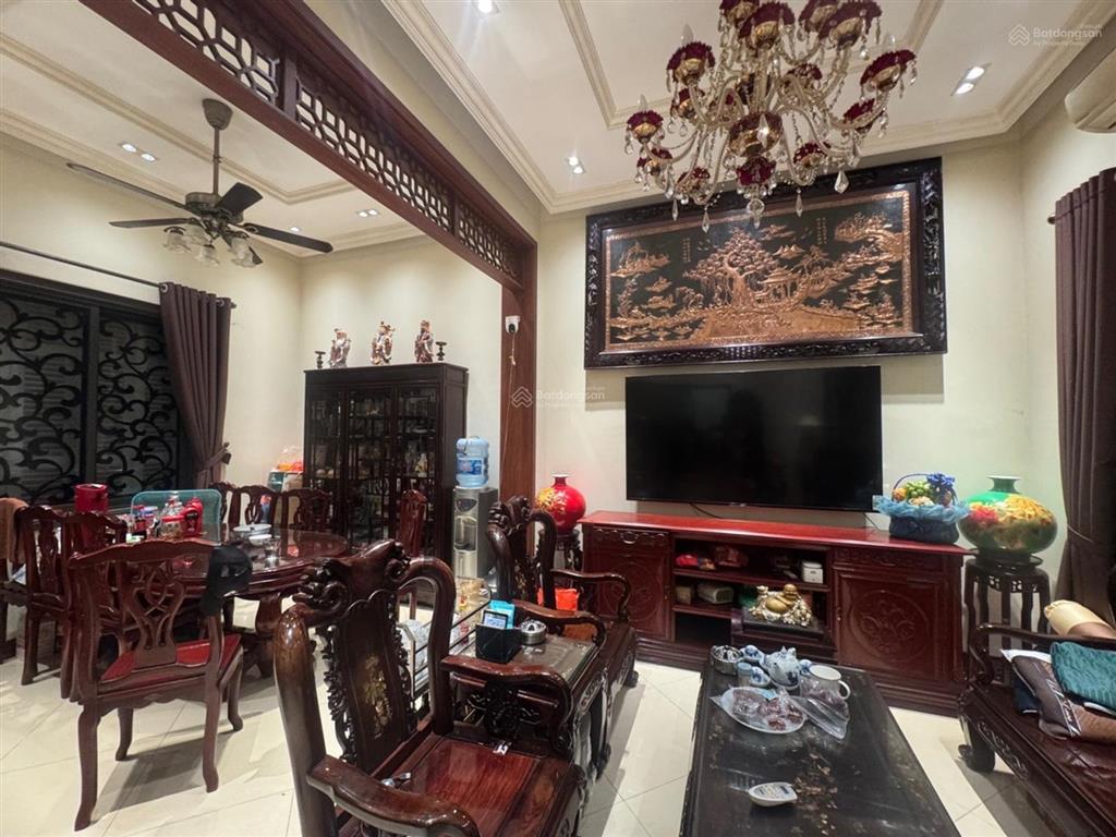 Bán nhà lô góc đội cấn  ba đình  trung tâm tiện ích  71m/6 ngủ sáng thoáng