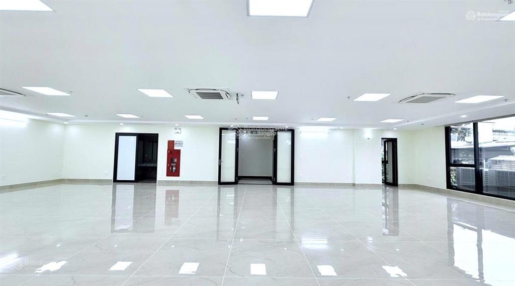 Bán nhà mặt phố hoàng quốc việt  cầu giấy. diện tích 160m² x 6 tầng. mặt tiền 10m.  0914 624 ***