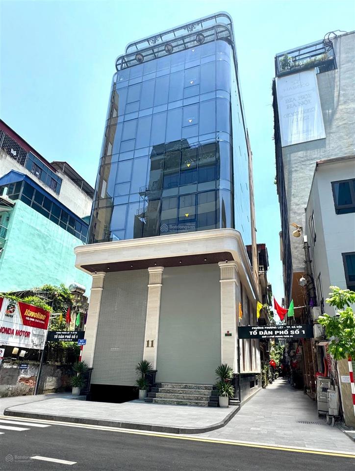 Cho thuê tòa nhà mặt phố vương thừa vũ  ngay ngã tư sở trường chinh. diện tích 150m2 x 8 tầng