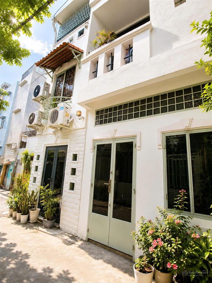 Quá hot! hẻm xe hơi trần khắc chân, quận 1. ngang khủng ~6m  3 tầng. sẵn hđt 240tr/năm. chỉ 9 tỷ