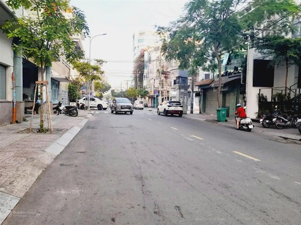 Duy nhất! mặt tiền trần nhật duật, q1. (4,5x16m) đất vuông  c4 tiện xây lại. chỉ 22,9 tỷ.