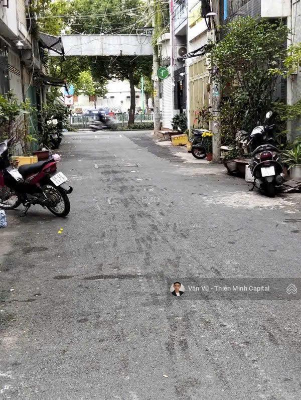 Đúng 1 căn! nhà huỳnh văn bánh, phú nhuận  ngay trường sa. (4x13m) 52m2  4 tầng. chỉ 8,7 tỷ.