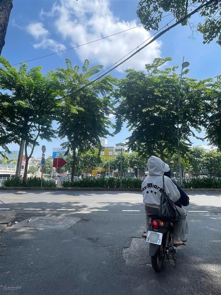 Siêu hot! hxh nguyễn huy tự, q1  cách vài bước ra hoàng sa tiện di chuyển. sẵn 4 tầng. chỉ 16,5 tỷ