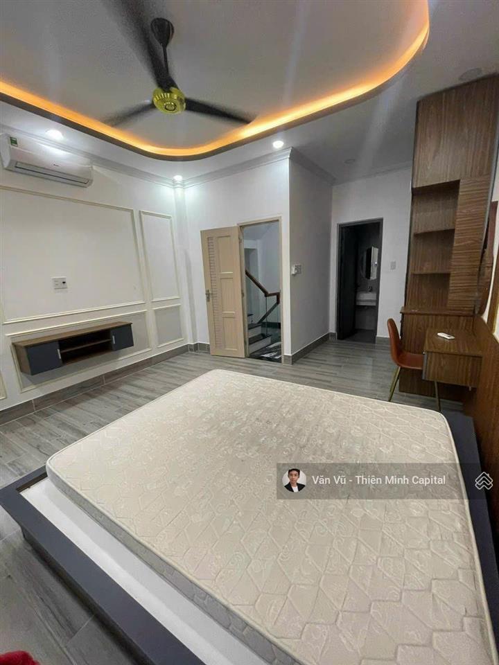 Căn số 1! hxh huỳnh văn bánh, phú nhuận. (4x12m) vuông vức  4 tầng. an ninh, yên tĩnh. chỉ 7,8 tỷ.