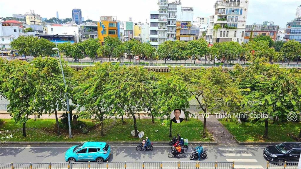 Vô cùng hiếm! mặt tiền thụt trường sa, p2, phú nhuận. 4,7x22,5m  4 tầng. chỉ 28,5 tỷ thương lượng