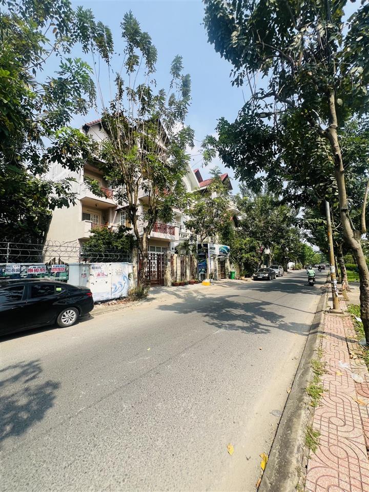 Đất biệt thự, mt đường 14m, view trực diện sông, cách phú mỹ hưng 500m, 7m x 20m, 140m2, 27 tỷ