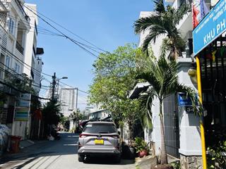 Bán nhà đường ô tô tránh, cách trần hưng đạo q1 chỉ 500m, 8m x 12m 4 tầng có thang máy, hơn 17 tỷ