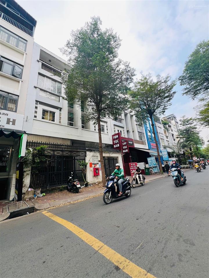 Nhà mt đường, kdc kim sơn, ngay cổng đh tôn đức thắng, 10m x 20m, 6 tầng có hầm, khu hiếm nhà bán