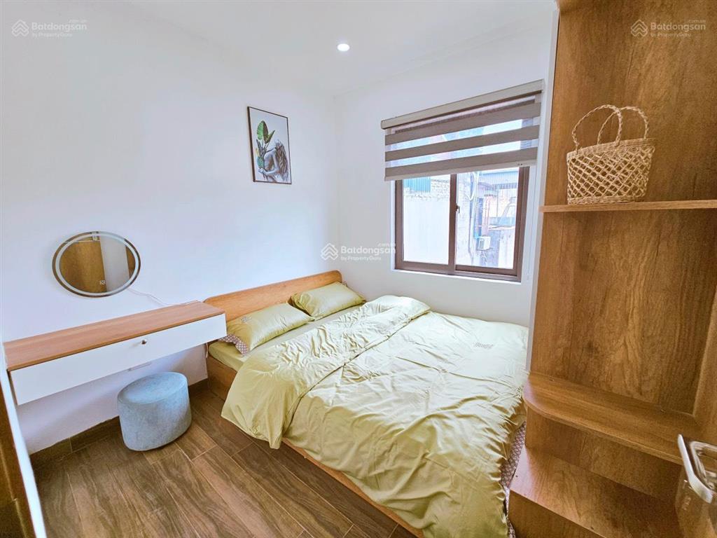 Tôi chính chủ bán ccmn 2 ngủ  giá 2.600 tỷ  dt sử dụng 52m2  vị trí trong ngõ 136 chùa láng