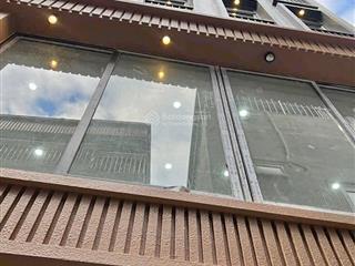 Toà ccmn trung tâm đống đa giảng võ  cát linh  dt 65m2  6 tầng  12pkk  dòng tiền 80tr/tháng.