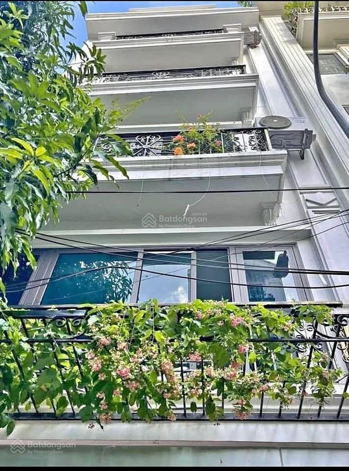 Ô tô đỗ cửa  nhà mới về ở luôn phố vip thái hà  60m2 x 4.5 tầng  giá chỉ 14.x tỷ