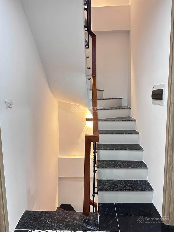 Chỉ 14 tỷ  toà ccmn phố thái thịnh  52m2 x 7 tầng  11pkk  dòng tiền 60tr/tháng