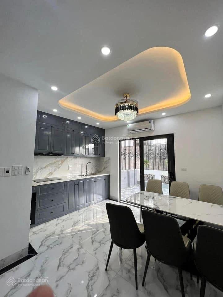 Chỉ 12.x tỷ  nhà 7 tầng thang máy  ngay vũ trọng phụng  nhân chính