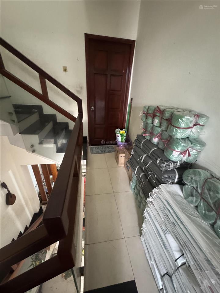 Bán nhà đường trần thị hè, hiệp thành, q12, đường 10mét,1tr,2lầu,4pn 4wc.