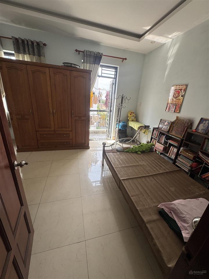 Bán nhà đường trần thị hè, hiệp thành, q12, đường 10mét,1tr,2lầu,4pn 4wc.