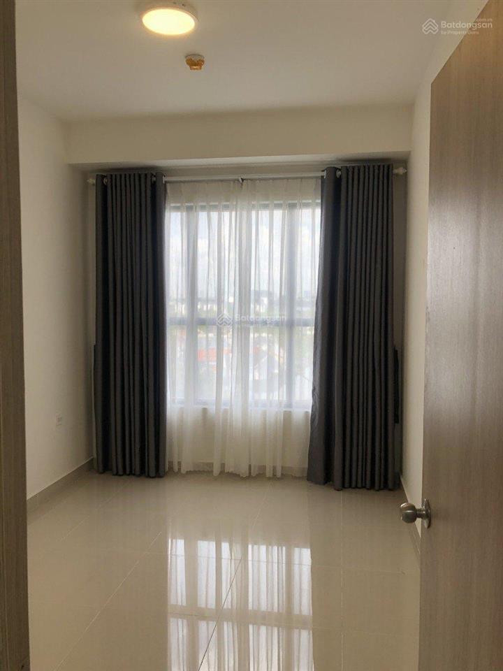 Bán căn 1pn giá tốt nhì dự án  4,65 tỷ bao hết  the sun avenue, sổ hồng sẵn
