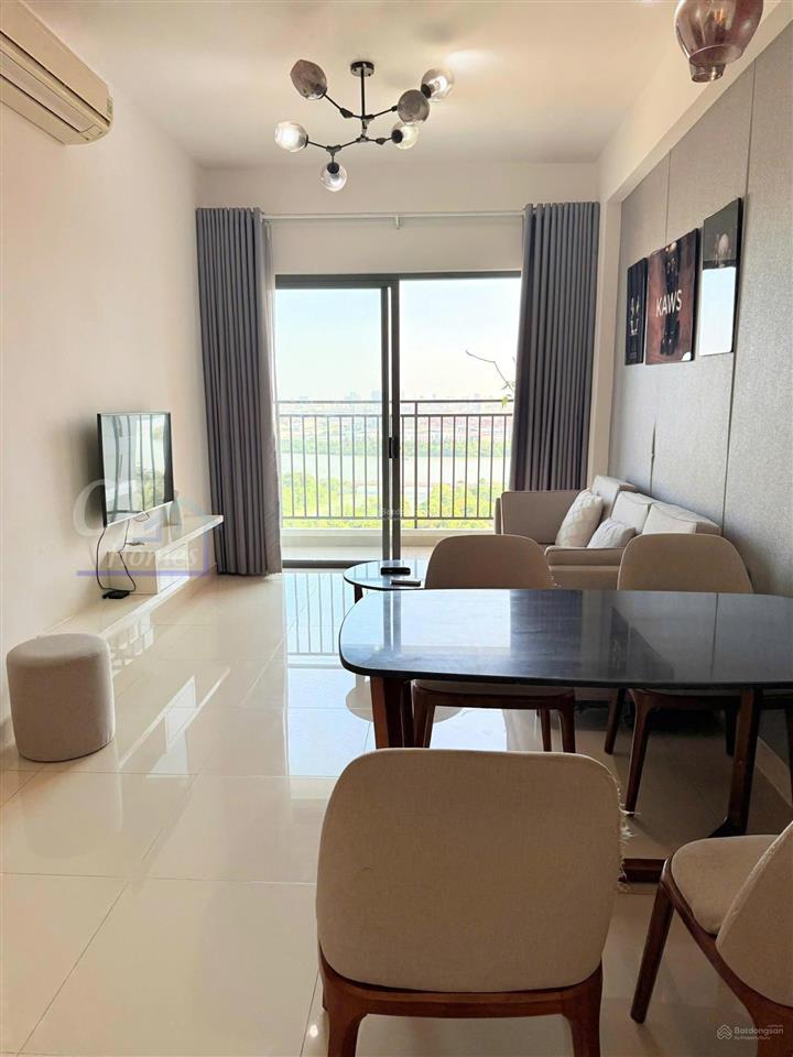 Sổ hồng sẵn  bán nhanh căn 2pn view sông the sun avenue giá tốt 7.55 tỷ