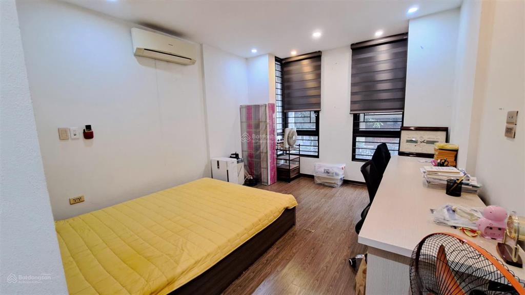 Bán nhà phân lô bách khoa  ngõ 40 tạ quang bửu  kinh doanh đỉnh  70m2 x 6 tầng  giá 30.8 tỷ