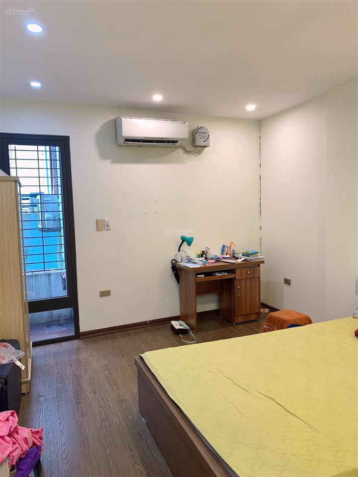 Bán nhà phân lô bách khoa  ngõ 40 tạ quang bửu  kinh doanh đỉnh  70m2 x 6 tầng  giá 30.8 tỷ