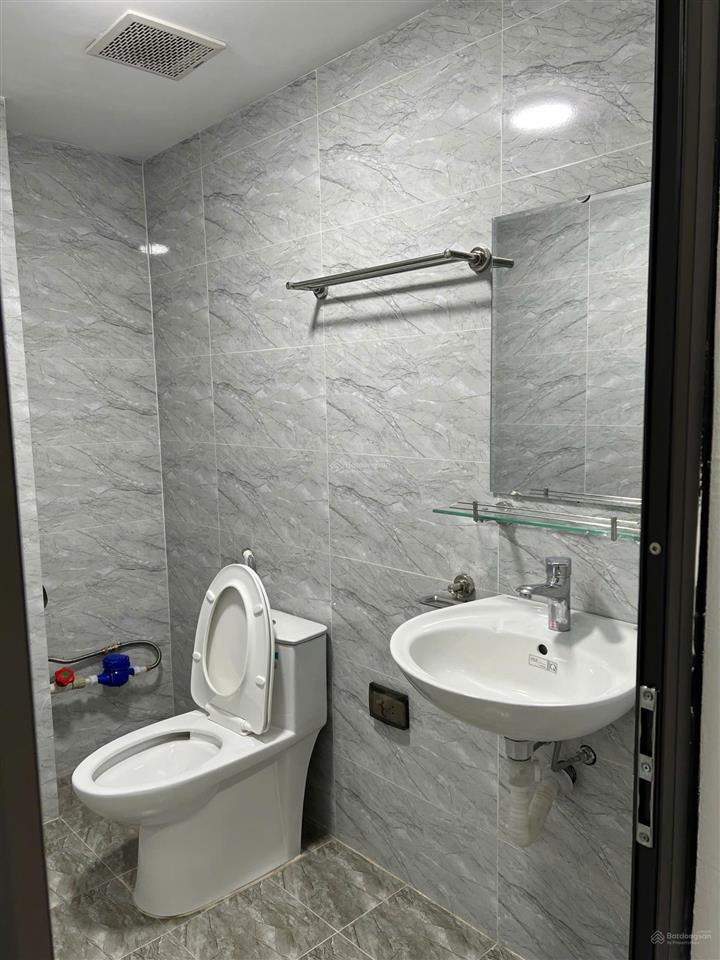 Cho thuê 1 phòng cao cấp cực đẹp  ngõ 40 tạ quang bửu  khu bách khoa