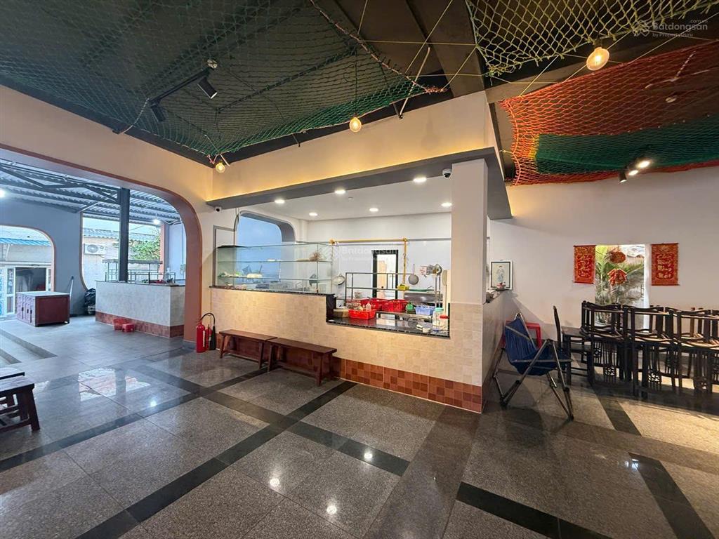 Gấp cần cho thuê mb bờ kè phước hải. 1 sàn 600m2. cho thuê nửa sàn giá rẻ