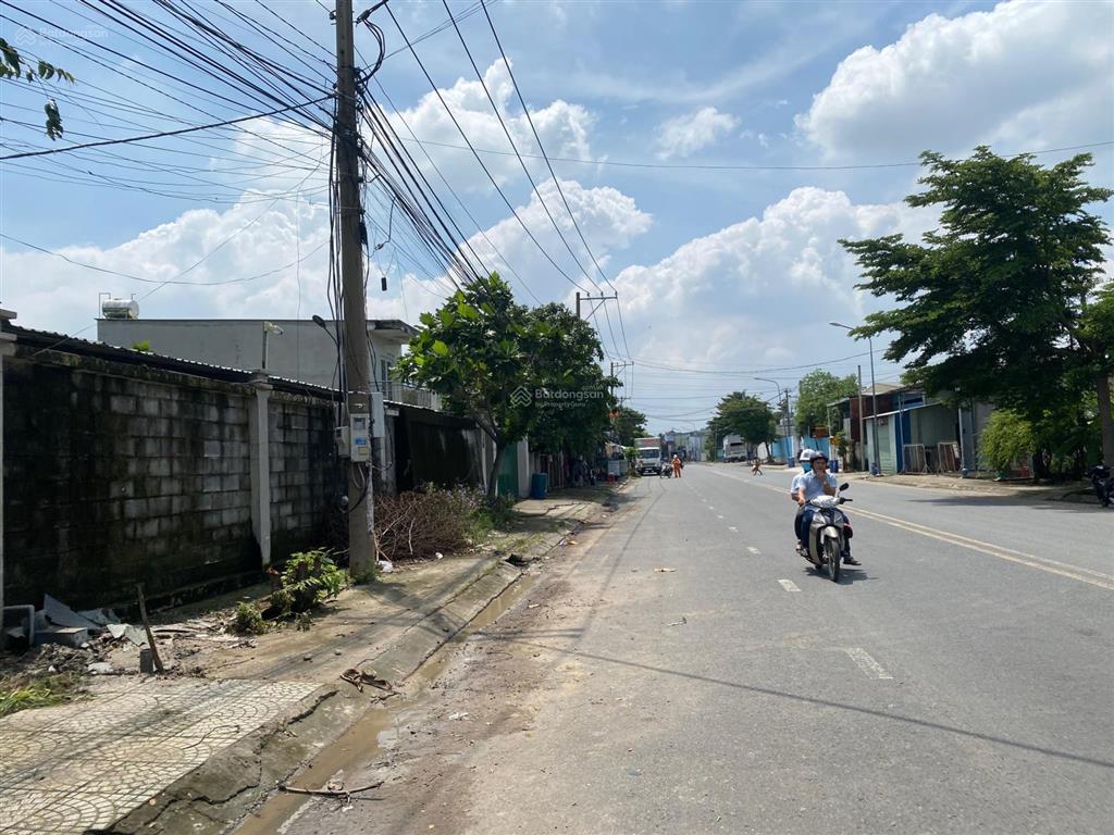 Bán lô đất 120m2 (6x20) thổ cư full, mt đường nhựa 25m, ngay sông, giáp ranh sg, kinh doanh được