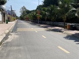 Bán lại kho diện tích 269m(12,5x21) có sẵn điện 3 pha 2 mặt tiền đường , kinh doanh được