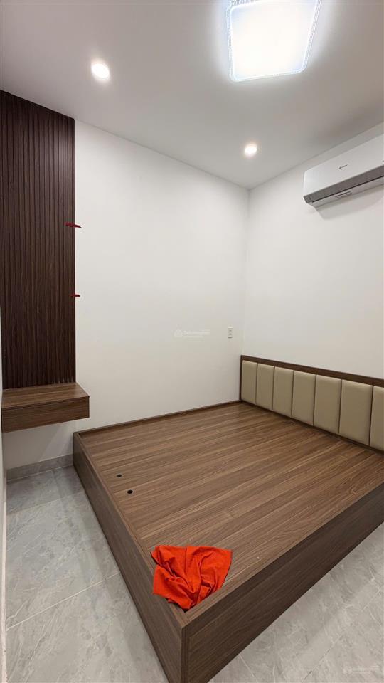 Bán căn nhà full nôi thất 97(5x19,5) tiện ích xung quanh đầy đủ , gần sông mát mẻ