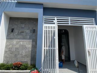 Bán căn nhà full nôi thất 97(5x19,5) tiện ích xung quanh đầy đủ , gần sông mát mẻ