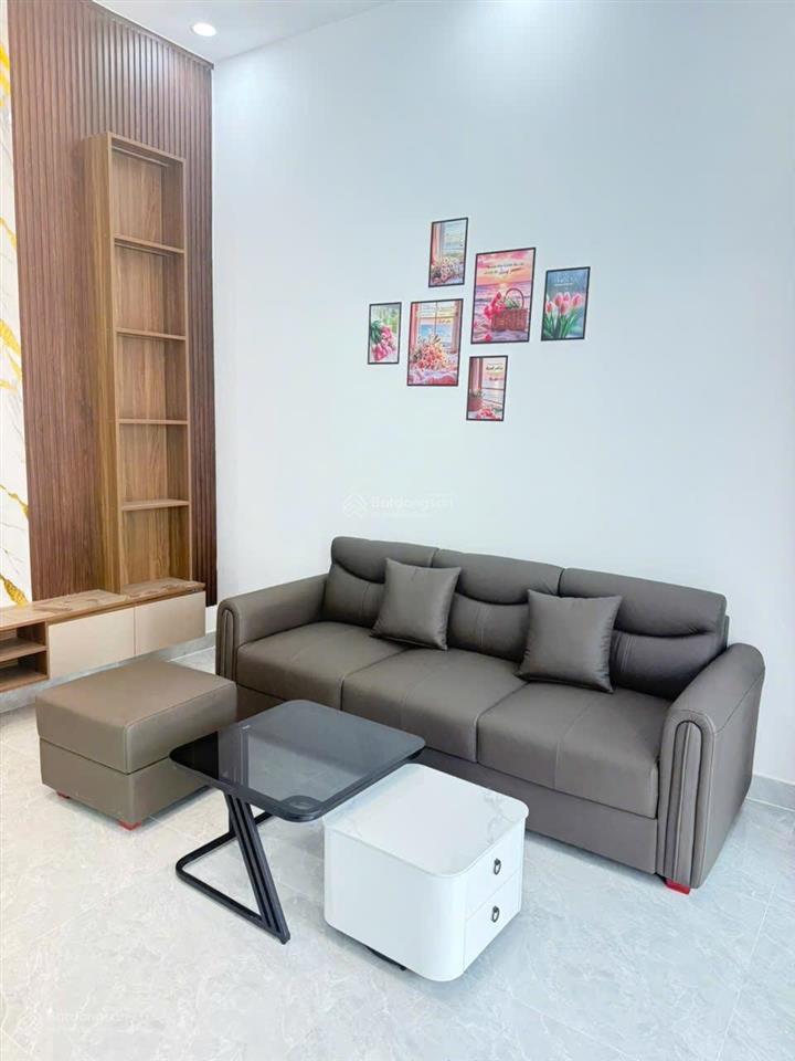 Bán căn nhà full nôi thất 97(5x19,5) tiện ích xung quanh đầy đủ , gần sông mát mẻ