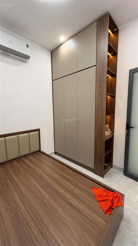 Bán căn nhà full nôi thất 97(5x19,5) tiện ích xung quanh đầy đủ , gần sông mát mẻ