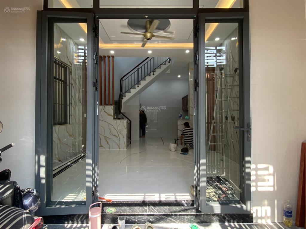 Nhà ngay trung tâm 3 lầu , mới ,ngay siêu thi lotel , bệnh viện , làm văn phòng , phòng khám