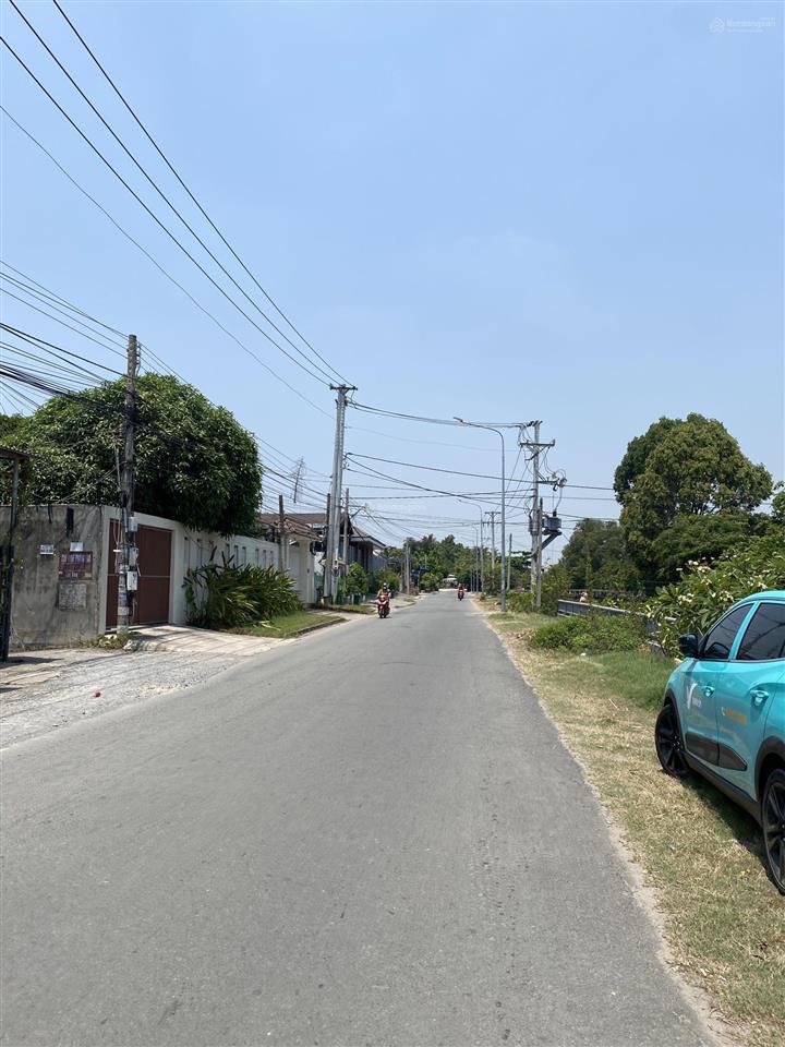 Bán đất 74m(5x14,5) ngay công chào binh dương , bệnh viện hạnh phúc