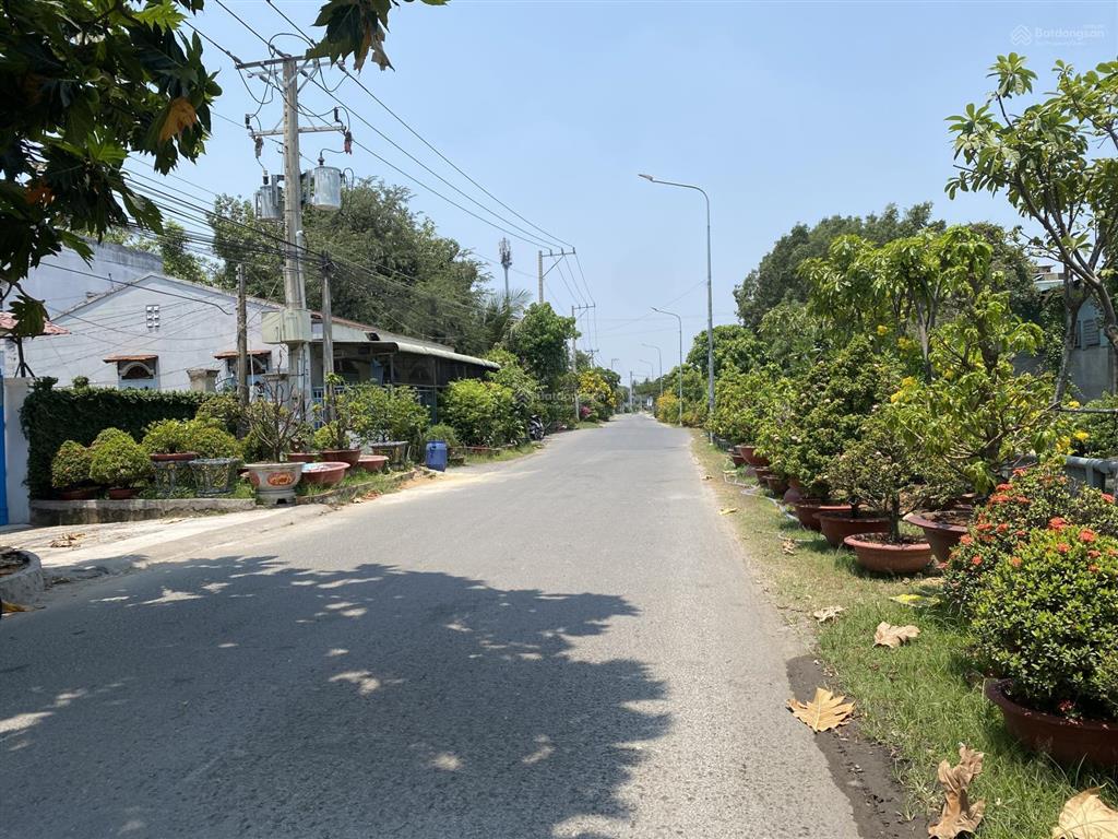 Bán đất 74m(5x14,5) ngay công chào binh dương , bệnh viện hạnh phúc