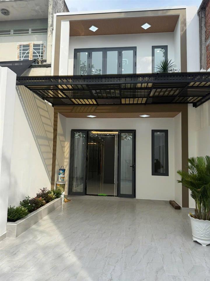 Bán nhà 103m2 (4,5x23) có sân vườn rất đẹp, full nội thất, gần sông mát mẻ giá tốt khu vực