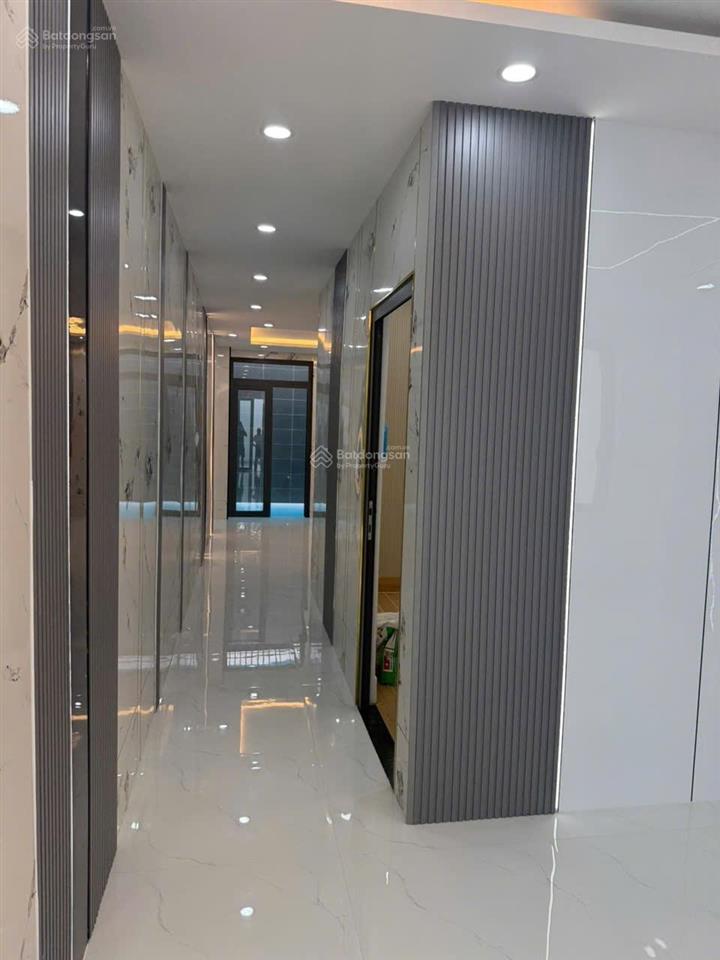 Bán nhà 103m2 (4,5x23) có sân vườn rất đẹp, full nội thất, gần sông mát mẻ giá tốt khu vực