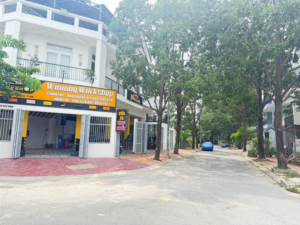 Bán lô góc 2 mặt tiền kinh doanh 277m(14x20) full thổ cư, thích hợp kinh doanh, mặt sông mát mẻ