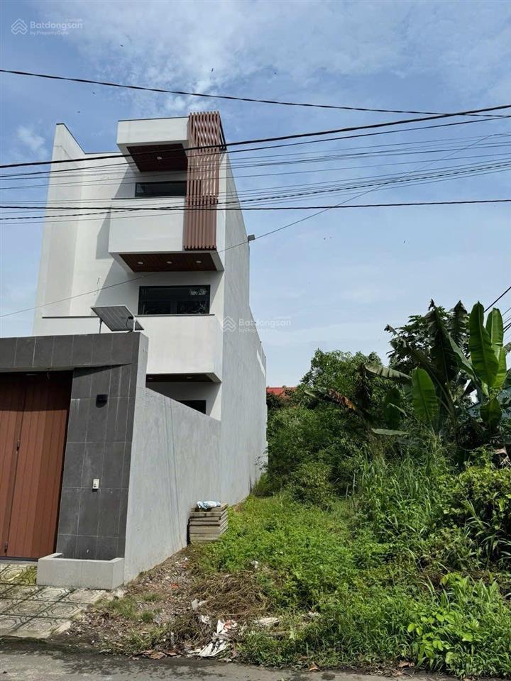 Lô góc 239m2 (8x30m) mặt tiền đường kinh doanh, cách mptv 100m, tiện ích đầy đủ