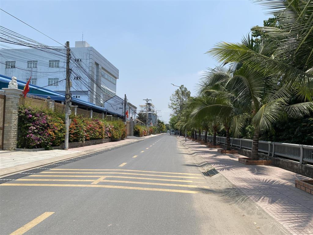 Lô góc 239m2 (8x30m) mặt tiền đường kinh doanh, cách mptv 100m, tiện ích đầy đủ