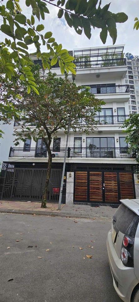 Nhà dân xây phúc lợi,dt74m.mt6m.loanh quanh 21 tỷ.ôtô tránh,vỉa hè.kinh doanh