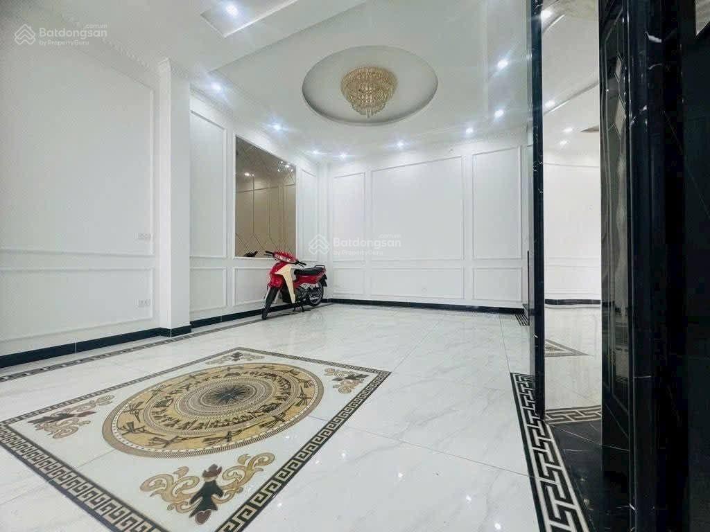 Bán nhà phúc lợi,ôtô tránh kinh doanh,vỉa hè rộng.dt75m.