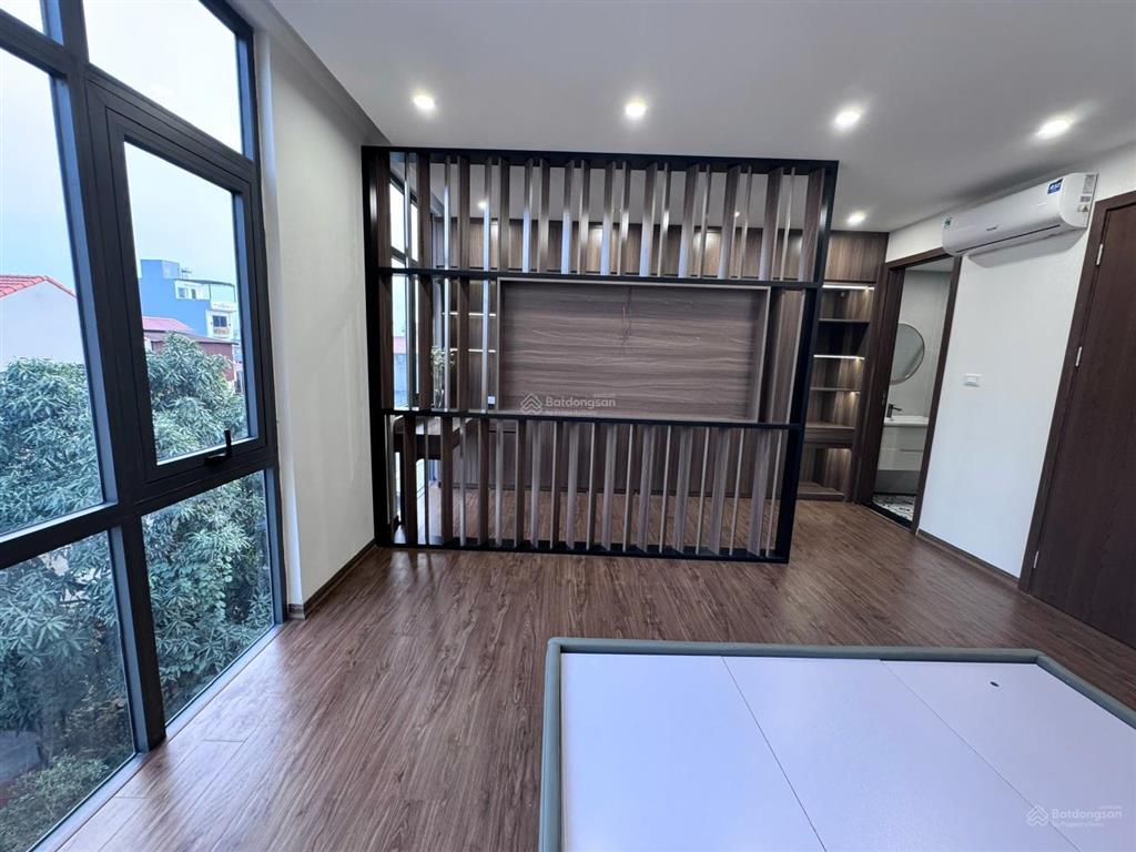Bán nhà dân xây phúc lợi,long biên.6 tầng thang máy,gara ôtô. diện tích 50m. mt6m. giá 9.5 tỷ.