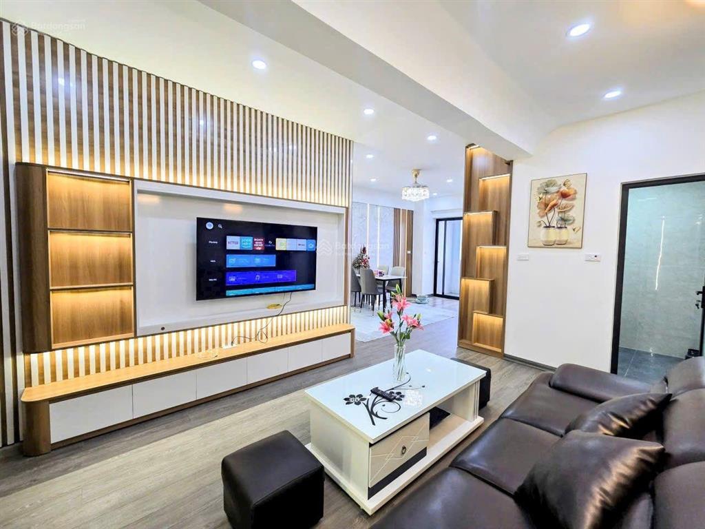 Bán căn hộ chung cư khu đô thị việt hưng,cạnh công viên long biên. diện tích 80m. 3 ngủ.2 vệ sinh.