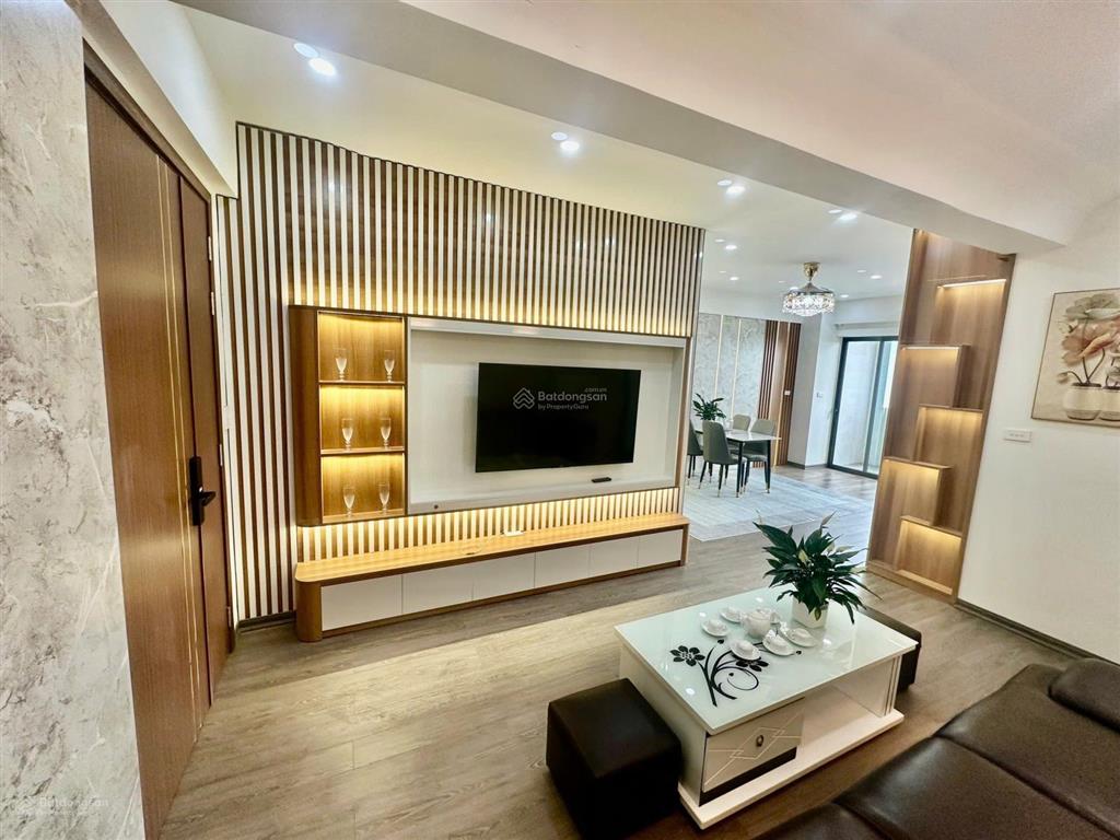 Bán căn hộ chung cư khu đô thị việt hưng,cạnh công viên long biên. diện tích 80m. 3 ngủ.2 vệ sinh.