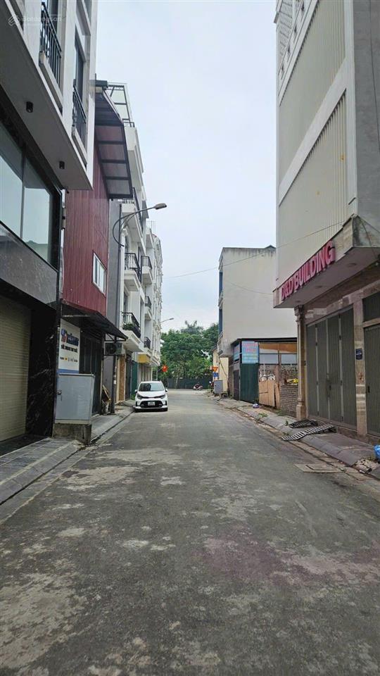 Chỉ còn 20.5 tỷ. bán tòa nhà văn phòng đặng vũ hỷ,long biên. diện tích 88m. mặt tiền 7.3m.