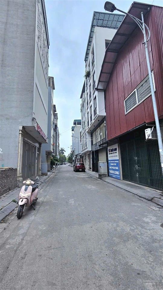 Chỉ còn 20.5 tỷ. bán tòa nhà văn phòng đặng vũ hỷ,long biên. diện tích 88m. mặt tiền 7.3m.